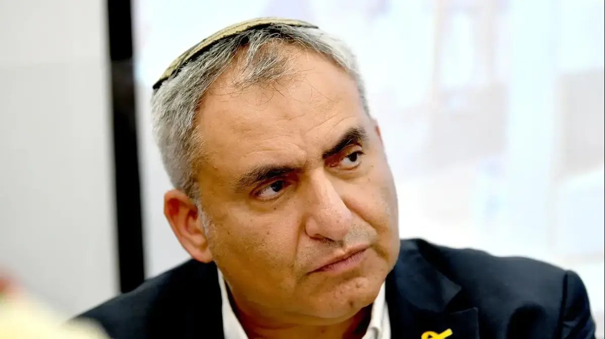 זאב אלקין באילת רגע לפני כינוס הקבינט — מה קרה בפארק המים?