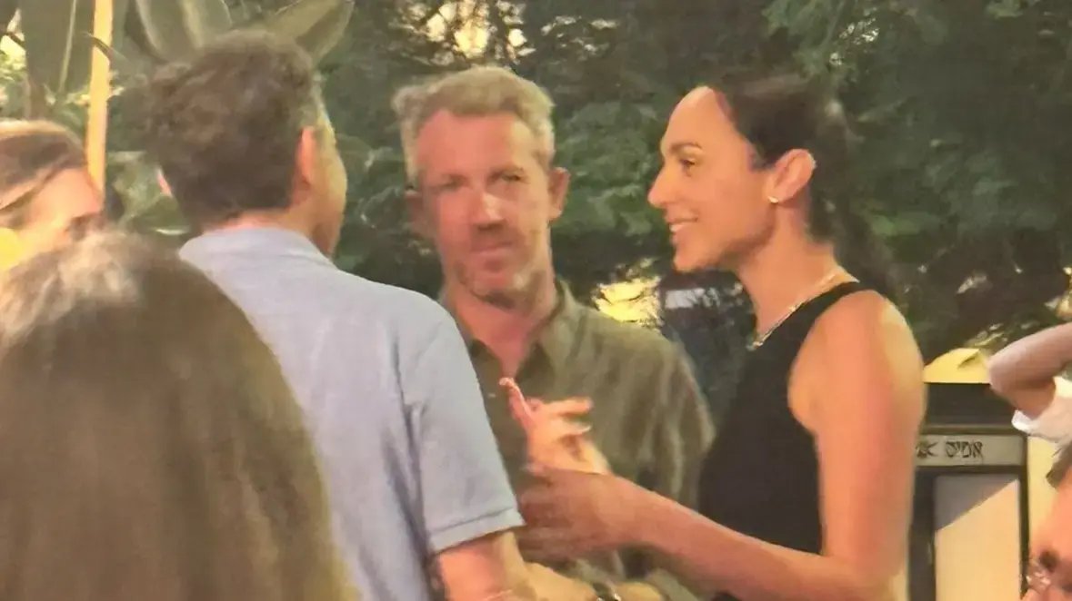 גל גדות בתל אביב: מה גרם לה לשחרר רגע מהעולם? 3 פרטים שלא ציפיתם