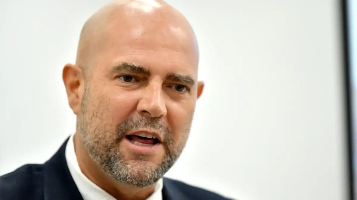 אמיר אוחנה בזמן מלחמה: מה שהבריכה באילת חשפה