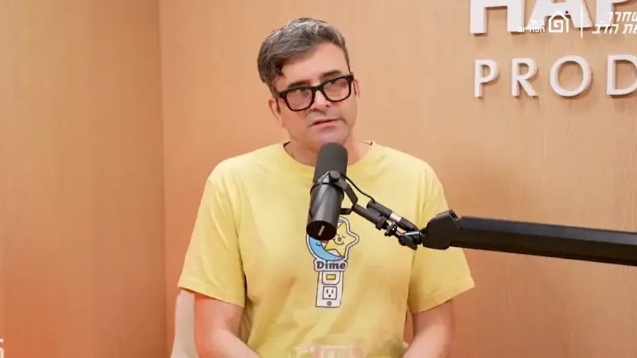 גיא לואל הסתבך על הנקה בציבור: למה הוא אמר את זה בבית קפה?