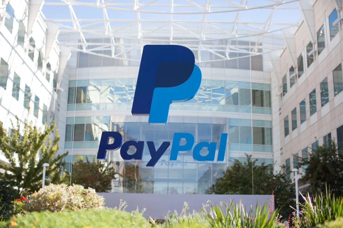 PayPal חוזרת לטכנולוגיה: איך זה קשור ל-AI ולפיטורים?