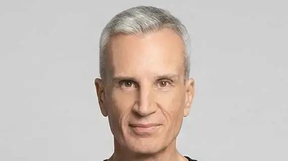 אברי גלעד נגד הפייק: הפרסומת להארכת הפין שחשפה את האמת