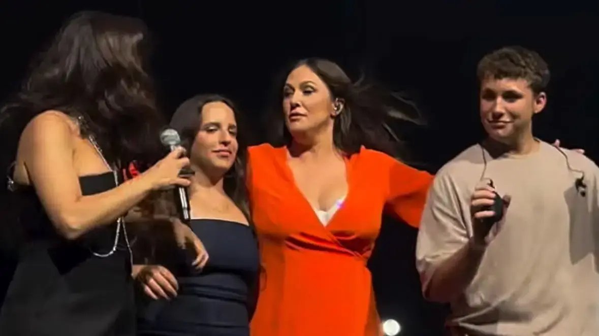 קרן פלס ומירי מסיקה גנבו את הבמה: הילדים שלהם עלו והדליקו את הקהל